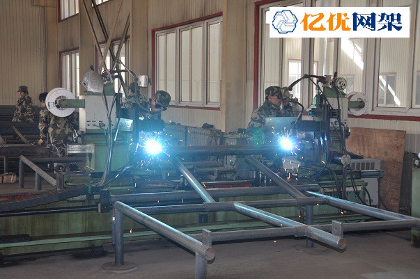 乌鲁木齐螺栓球网架加工车间